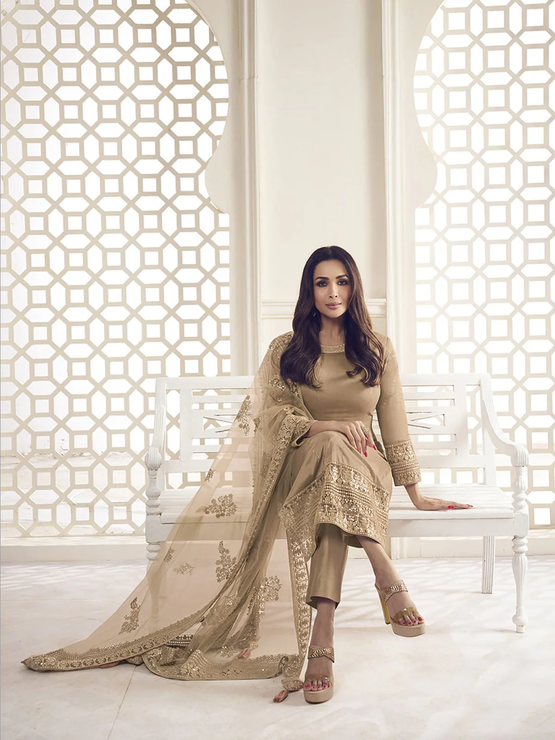 Sale Malaika Arora Beige Floral Thread and Sequines Embroidered Kurta Set - Image 4